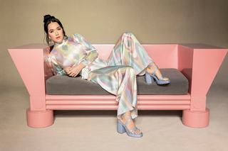 Katy Perry feet photo thumbnail