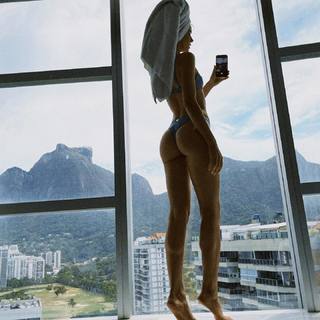 Camila Queiroz feet photo thumbnail