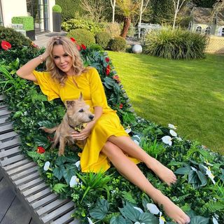 Amanda Holden feet photo thumbnail