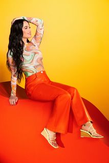 Katy Perry feet photo thumbnail