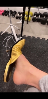 Thalía feet photo thumbnail
