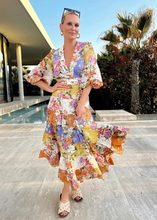 Molly Sims feet photo thumbnail