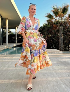 Molly Sims feet photo thumbnail
