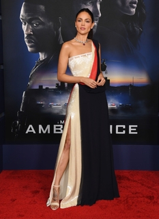 Eiza González feet photo thumbnail