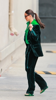 Eiza González feet photo thumbnail