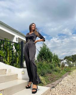 Carolina Ardohain feet photo thumbnail