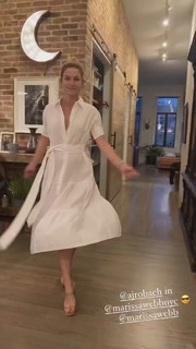 Amy Robach feet photo thumbnail