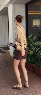 Kriti Sanon feet photo thumbnail