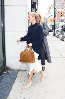 Sienna Miller feet photo thumbnail