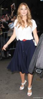Jennifer Lawrence feet photo thumbnail