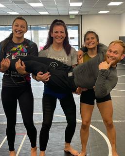 Miesha Tate feet photo thumbnail