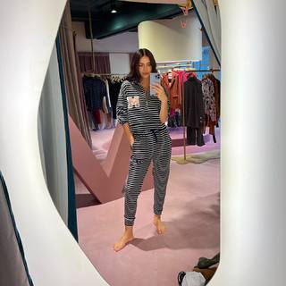 Zaira Nara feet photo thumbnail