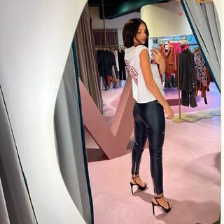 Zaira Nara feet photo thumbnail
