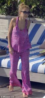 Nicole Richie feet photo thumbnail
