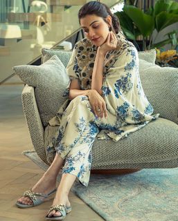 Kajal Aggarwal feet photo thumbnail