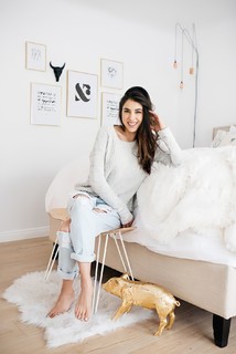 Daniella Monet feet photo thumbnail
