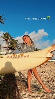 Katrina Bowden feet photo thumbnail