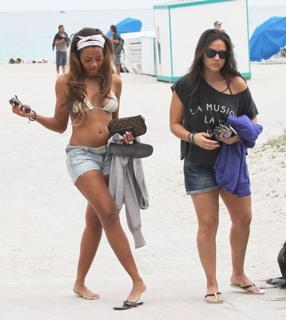 Angela Simmons feet photo thumbnail