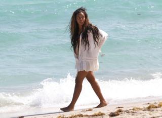 Angela Simmons feet photo thumbnail