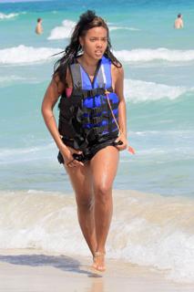 Angela Simmons feet photo thumbnail