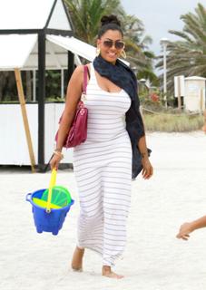 La La Anthony feet photo thumbnail