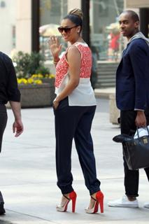 La La Anthony feet photo thumbnail