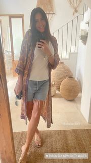 Lisa Snowdon feet photo thumbnail