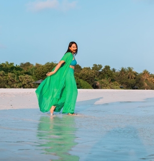 Sonakshi Sinha feet photo thumbnail