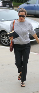 Jennifer Garner feet photo thumbnail