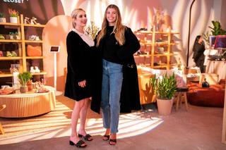 Emma Roberts feet photo thumbnail