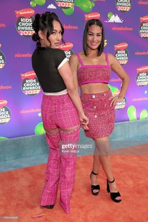 Nikki Garcia feet photo thumbnail