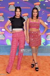 Nikki Garcia feet photo thumbnail