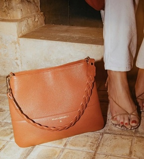 Alessia Marcuzzi feet photo thumbnail