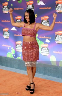 Nikki Garcia feet photo thumbnail