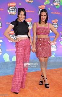 Nikki Garcia feet photo thumbnail