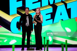 Peyton List feet photo thumbnail