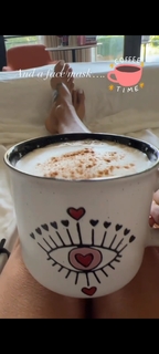 Brooke Burke feet photo thumbnail