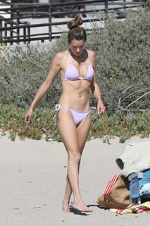 Alessandra Ambrosio feet photo thumbnail