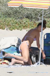 Alessandra Ambrosio feet photo thumbnail