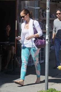 Minka Kelly feet photo thumbnail