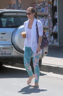 Minka Kelly feet photo thumbnail