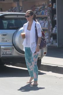 Minka Kelly feet photo thumbnail