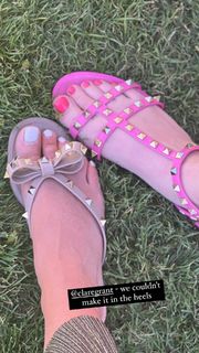 Sarah Michelle Gellar feet photo thumbnail