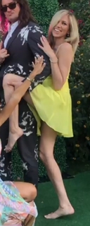 Debbie Gibson feet photo thumbnail