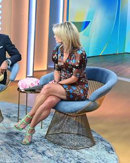Amy Robach feet photo thumbnail