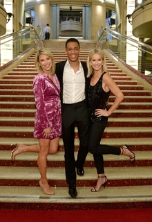 Amy Robach feet photo thumbnail