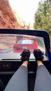 Chloe Bailey feet photo thumbnail