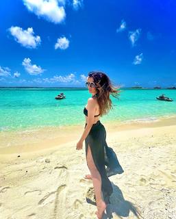 Raai Laxmi feet photo thumbnail