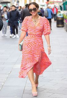 Myleene Klass feet photo thumbnail