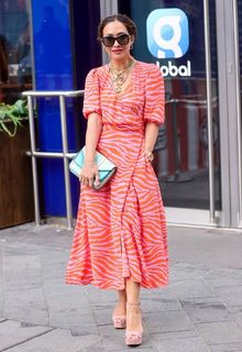 Myleene Klass feet photo thumbnail